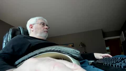 Snapshot of cloudalert62 chatting on 01-16-26, 10:25 cloudalert62 online show from 01-16-26, 10:25