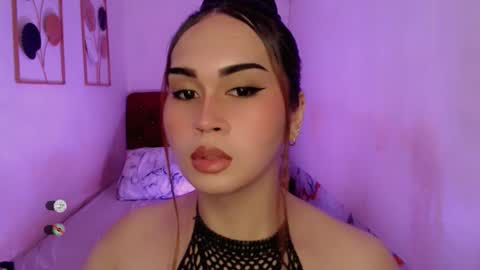 Snapshot of cloudia_babe chatting on 10-30-25, 03:52 Cloudia babe69 online show from 10-30-25, 03:52