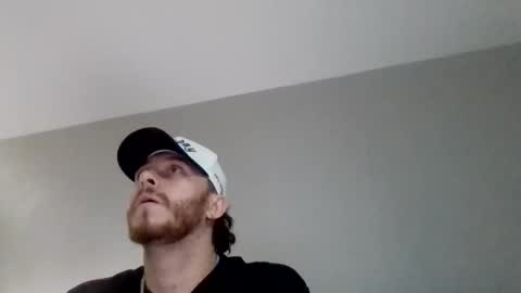 Snapshot of cloudyydayzz chatting on 04-29-26, 06:14 tallhungandcloudy online show from 04-29-26, 06:14