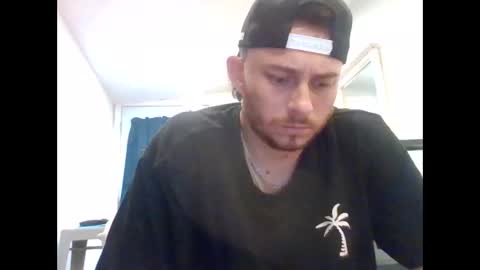 Snapshot of cloudyydayzz chatting on 05-06-26, 03:57 tallhungandcloudy online show from 05-06-26, 03:57