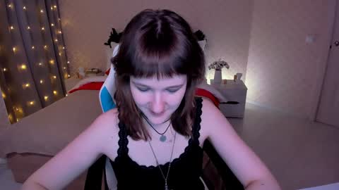 Snapshot of clover_red chatting on 12-20-24, 02:49 Clover follow me online show from 12-20-24, 02:49