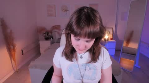 Snapshot of clover_red chatting on 01-26-25, 10:02 Clover follow me online show from 01-26-25, 10:02