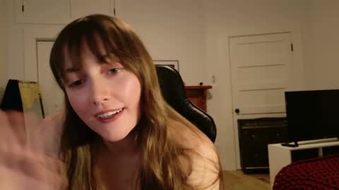 Snapshot of clover_tully chatting on 02-15-26, 07:51 Clover online show from 02-15-26, 07:51