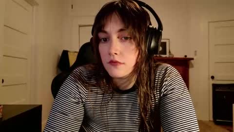 Snapshot of clover_tully chatting on 02-17-26, 06:10 Clover online show from 02-17-26, 06:10