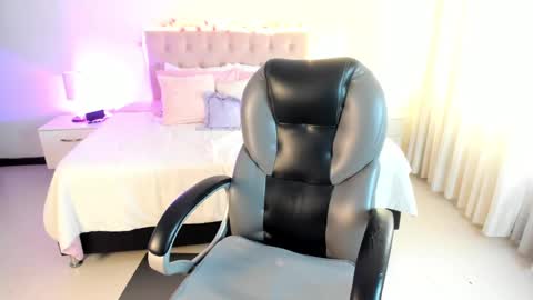 emely dolce online show from 09-28-25, 03:28