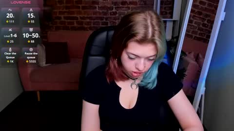 Snapshot of clown_princess chatting on 04-24-26, 03:14 Lina online show from 04-24-26, 03:14