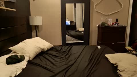 Snapshot of coachbate chatting on 10-18-25, 09:48 CoachBate online show from 10-18-25, 09:48