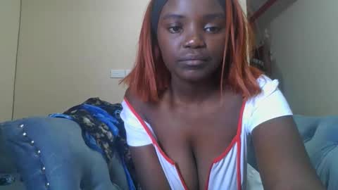 Snapshot of coastal_baddie chatting on 05-25-26, 03:18 Ninah online show from 05-25-26, 03:18