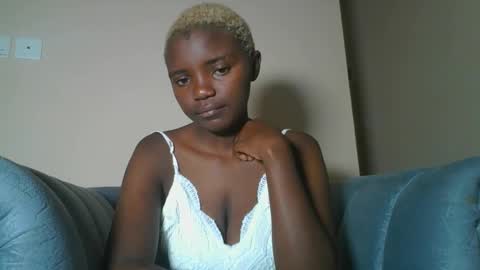 Snapshot of coastal_baddie chatting on 05-27-26, 04:42 Ninah online show from 05-27-26, 04:42