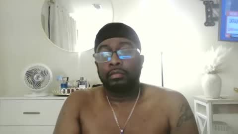Snapshot of coco3402 chatting on 04-22-26, 03:35 coco3402 online show from 04-22-26, 03:35