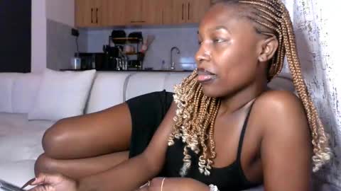 Coco online show from 11-26-25, 04:08