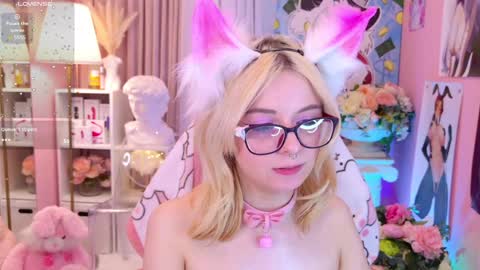 Snapshot of coconut_mia chatting on 12-08-24, 03:10 Mia online show from 12-08-24, 03:10