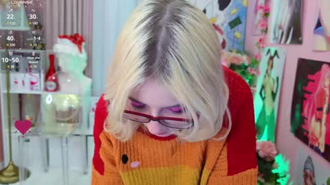 Snapshot of coconut_mia chatting on 12-17-24, 10:43 Mia online show from 12-17-24, 10:43