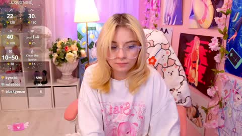 Snapshot of coconut_mia chatting on 01-19-25, 03:18 Mia online show from 01-19-25, 03:18