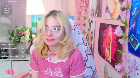 Snapshot of coconut_mia chatting on 01-22-25, 03:09 Mia online show from 01-22-25, 03:09