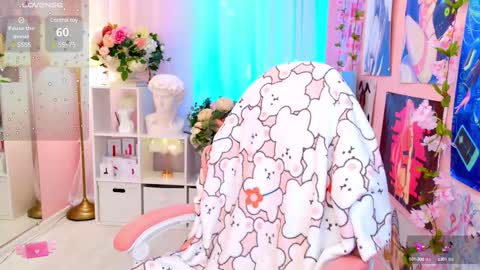 Snapshot of coconut_mia chatting on 02-22-25, 03:12 Mia online show from 02-22-25, 03:12