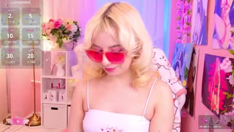 Snapshot of coconut_mia chatting on 03-07-25, 12:48 Mia online show from 03-07-25, 12:48