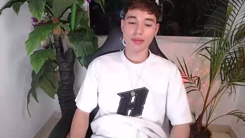 Snapshot of coddy_doll chatting on 02-18-25, 02:05 Coddy online show from 02-18-25, 02:05
