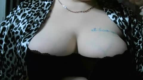 Snapshot of codieraye chatting on 01-08-25, 02:46 TheGoddessCodie online show from 01-08-25, 02:46