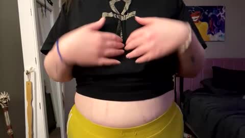 Snapshot of codieraye chatting on 01-15-26, 05:45 TheGoddessCodie online show from 01-15-26, 05:45