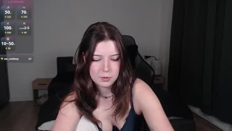 Snapshot of colaux chatting on 10-18-25, 08:09 Denise online show from 10-18-25, 08:09