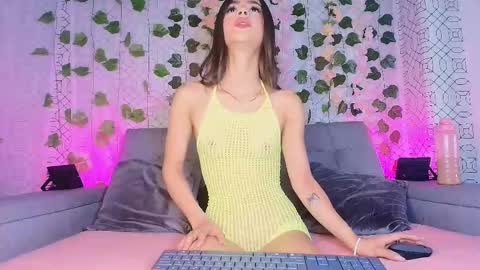 colett online show from 10-11-25, 12:04