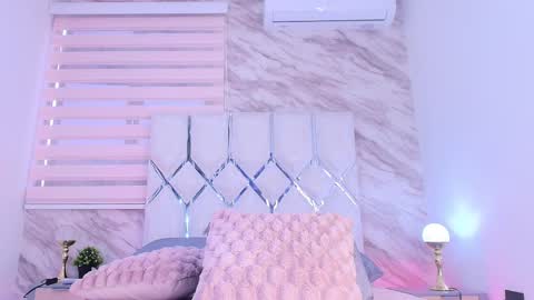 colett online show from 11-22-25, 12:04