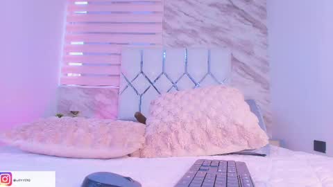 Snapshot of colett_hall chatting on 04-27-26, 12:03 colett online show from 04-27-26, 12:03