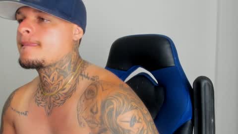 Snapshot of colin_prince2 chatting on 01-08-25, 05:27 COLIN online show from 01-08-25, 05:27