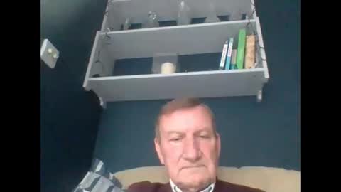 Snapshot of colinbeech chatting on 12-03-24, 02:38 colinbeech online show from 12-03-24, 02:38