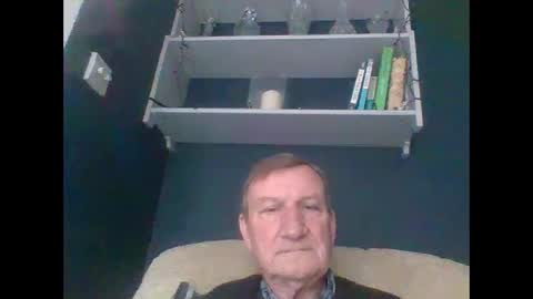 Snapshot of colinbeech chatting on 12-09-24, 12:30 colinbeech online show from 12-09-24, 12:30