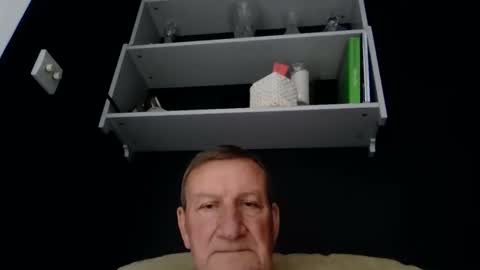 Snapshot of colinbeech chatting on 10-23-25, 12:26 colinbeech online show from 10-23-25, 12:26