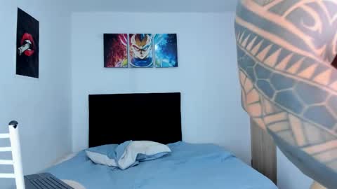 college_muscle_ass online show from 04-01-26, 01:41