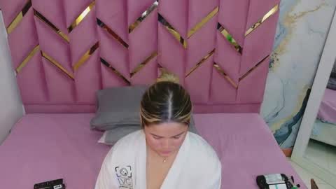  MEGAN  online show from 04-10-26, 11:53