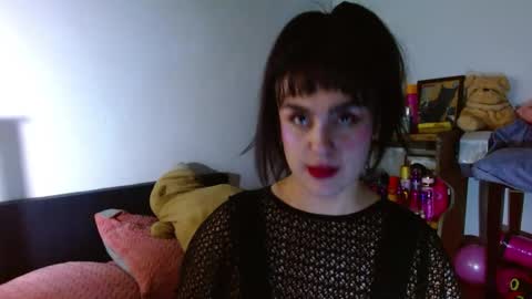 Snapshot of collette_beaufoy chatting on 05-28-26, 09:17 Collette online show from 05-28-26, 09:17
