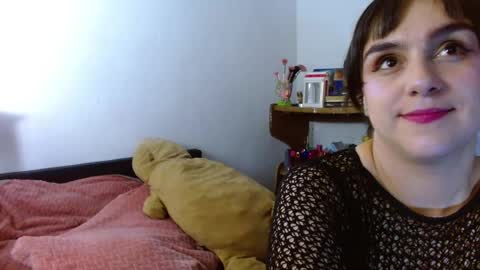 Snapshot of collette_beaufoy chatting on 06-08-26, 05:41 Collette online show from 06-08-26, 05:41