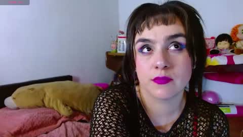 Snapshot of collette_beaufoy chatting on 07-22-26, 03:26 Collette online show from 07-22-26, 03:26