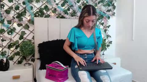 valentina online show from 01-08-26, 12:07