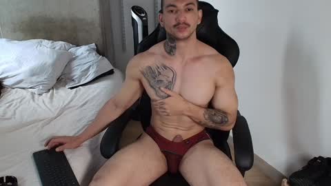 Snapshot of colombianmuscle8 chatting on 02-05-25, 06:26 colombianmuscle8 online show from 02-05-25, 06:26