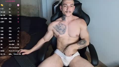 Snapshot of colombianmuscle8 chatting on 02-15-25, 11:03 colombianmuscle8 online show from 02-15-25, 11:03