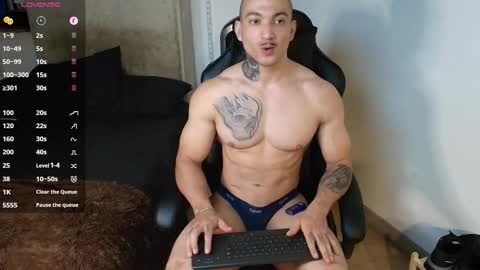 Snapshot of colombianmuscle8 chatting on 09-13-25, 01:16 colombianmuscle8 online show from 09-13-25, 01:16