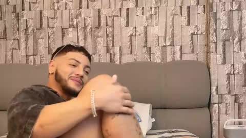 Jhoan online show from 09-10-25, 03:06