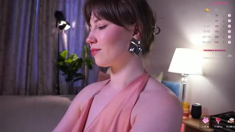 Snapshot of come_in_bed chatting on 02-01-26, 01:42 Audrey online show from 02-01-26, 01:42