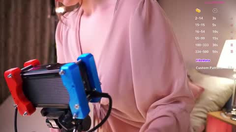 Snapshot of come_in_bed chatting on 02-22-26, 02:15 Audrey online show from 02-22-26, 02:15