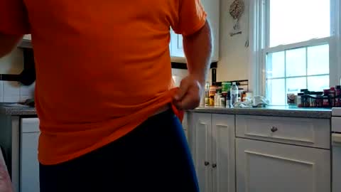 Snapshot of comegetmeinthemorning chatting on 04-29-26, 06:58 comegetmeinthemorning online show from 04-29-26, 06:58