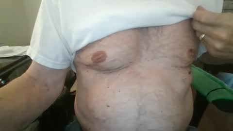 Snapshot of comeonmymouth chatting on 05-28-26, 05:10 comeonmymouth online show from 05-28-26, 05:10