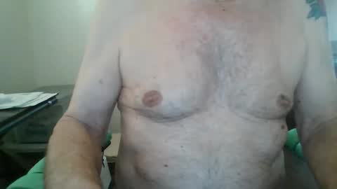 Snapshot of comeonmymouth chatting on 06-08-26, 10:10 comeonmymouth online show from 06-08-26, 10:10
