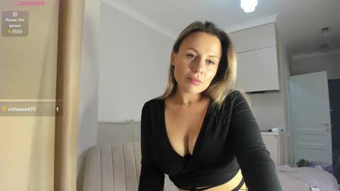Snapshot of cometoseeme_ chatting on 12-25-24, 09:00 Alice online show from 12-25-24, 09:00
