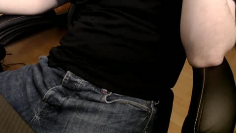 Snapshot of commanderchip chatting on 01-11-25, 01:01 commanderchip online show from 01-11-25, 01:01