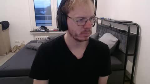 Snapshot of commanderchip chatting on 10-25-25, 06:10 commanderchip online show from 10-25-25, 06:10